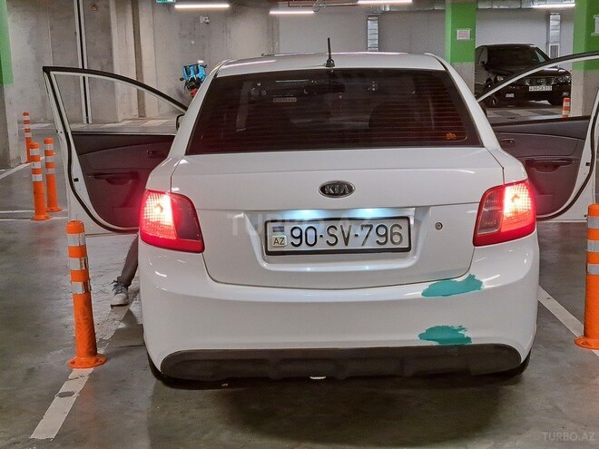 Kia Rio 2009, 250,000 km - 1.4 l - Bakı