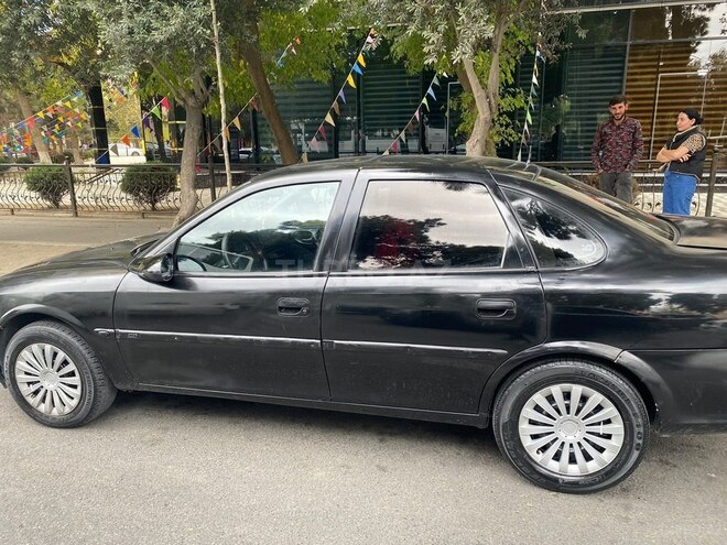 Opel Vectra 1995, 210,000 km - 2.0 l - Bakı
