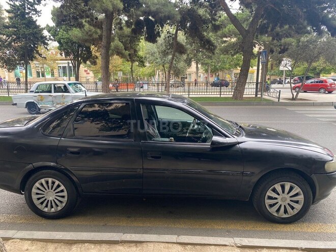 Opel Vectra 1995, 210,000 km - 2.0 l - Bakı