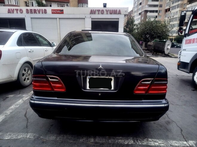 Mercedes E 320 2001, 274,000 km - 3.2 l - Bakı