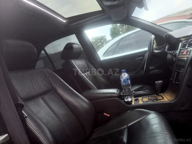 Mercedes E 320 2001, 274,000 km - 3.2 l - Bakı
