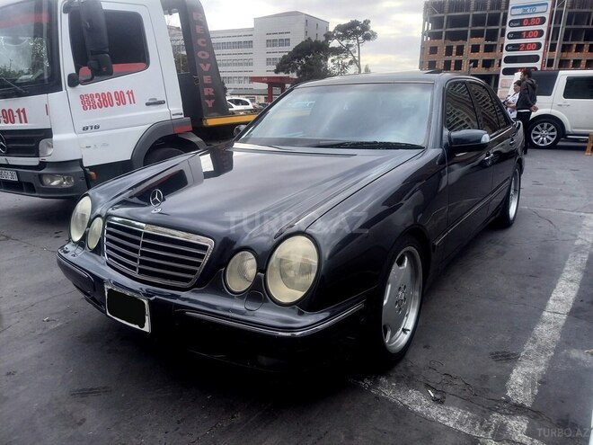 Mercedes E 320 2001, 274,000 km - 3.2 l - Bakı