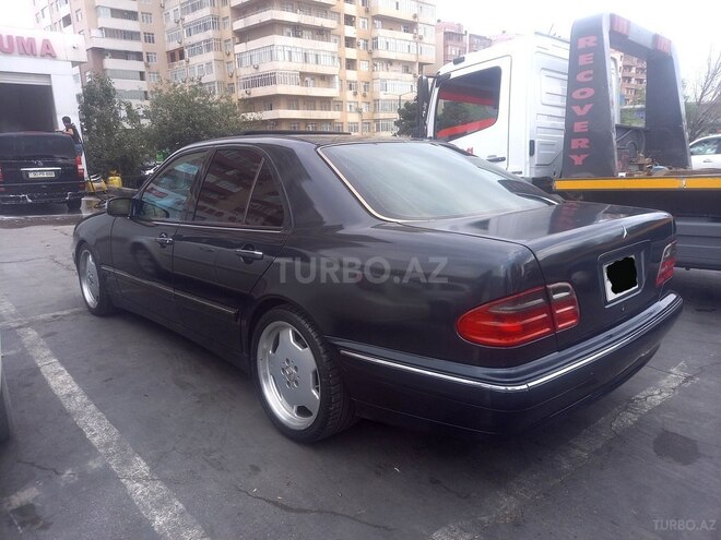 Mercedes E 320 2001, 274,000 km - 3.2 l - Bakı