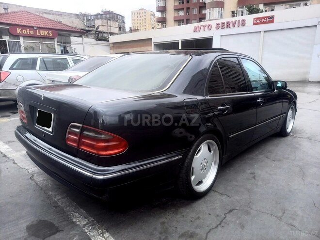 Mercedes E 320 2001, 274,000 km - 3.2 l - Bakı