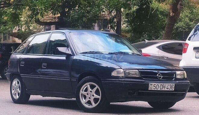 Opel Astra 1993, 235,000 km - 1.6 l - Bakı