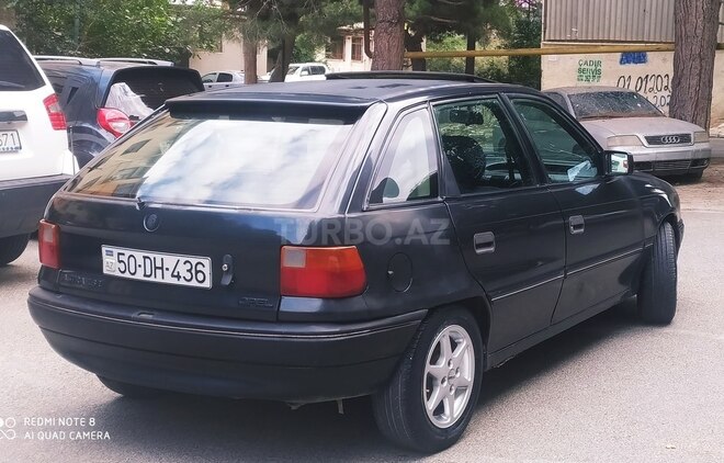 Opel Astra 1993, 235,000 km - 1.6 l - Bakı