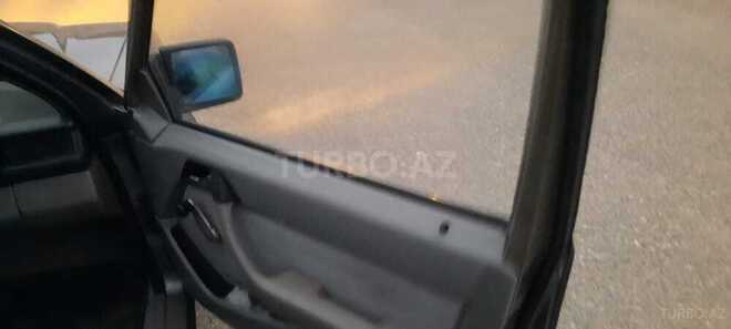 Mercedes E 200 1990, 220,000 km - 2.0 l - Sumqayıt