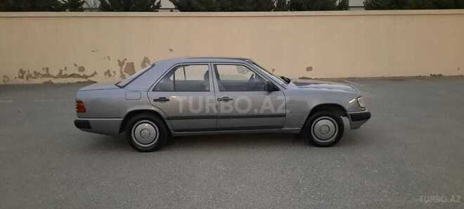 Mercedes E 200 1990, 220,000 km - 2.0 l - Sumqayıt