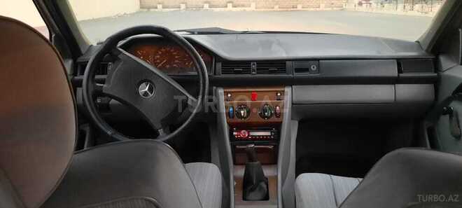 Mercedes E 200 1990, 220,000 km - 2.0 l - Sumqayıt