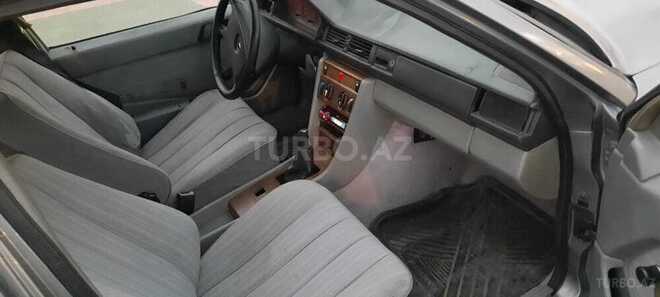Mercedes E 200 1990, 220,000 km - 2.0 l - Sumqayıt