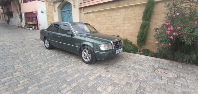 Mercedes E 230 1990, 200,009 km - 2.3 l - Bakı