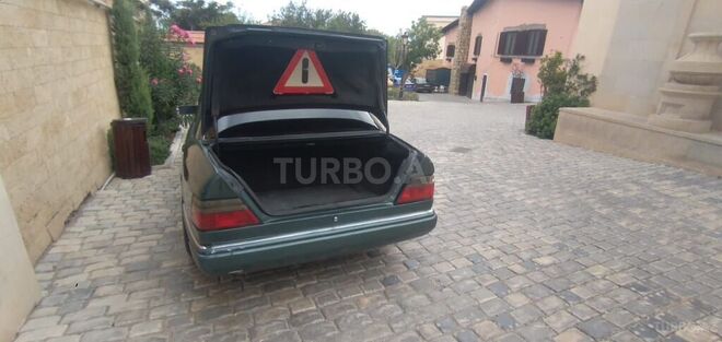 Mercedes E 230 1990, 200,009 km - 2.3 l - Bakı
