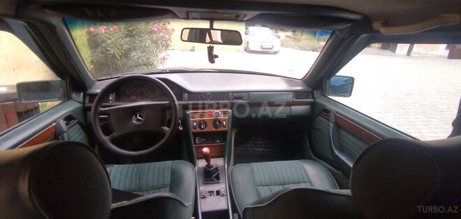Mercedes E 230 1990, 200,009 km - 2.3 l - Bakı