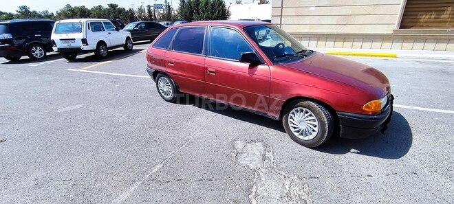 Opel Astra 1992, 200,000 km - 1.6 l - Bakı