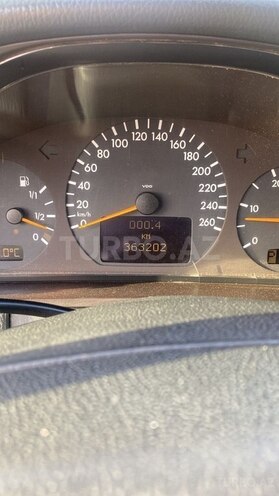 Mercedes E 220 2000, 360,000 km - 2.2 l - Bakı