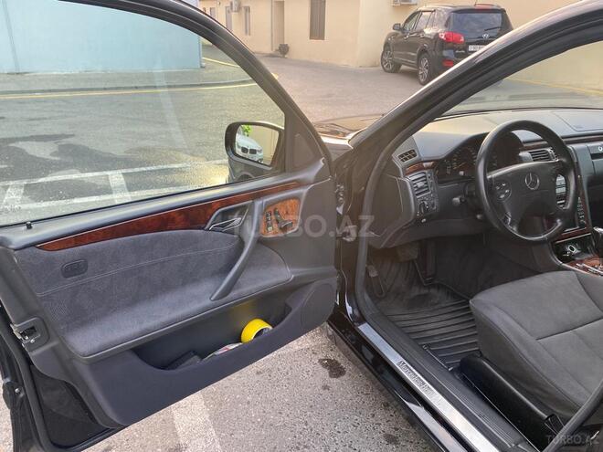 Mercedes E 220 2000, 360,000 km - 2.2 l - Bakı