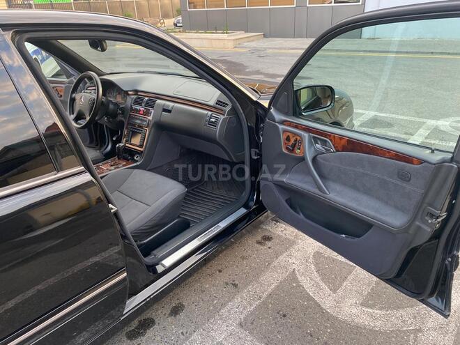 Mercedes E 220 2000, 360,000 km - 2.2 l - Bakı