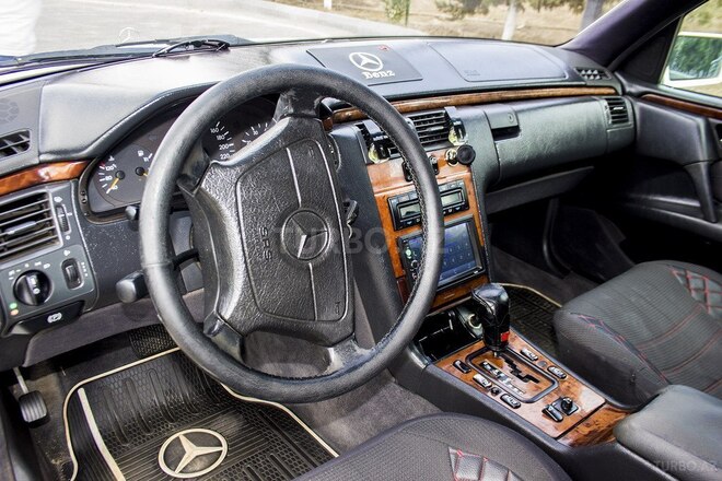 Mercedes E 240 1998, 380,500 km - 2.4 л - Hacıqabul