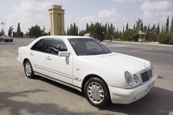 Mercedes E 240 1998, 380,500 km - 2.4 л - Hacıqabul