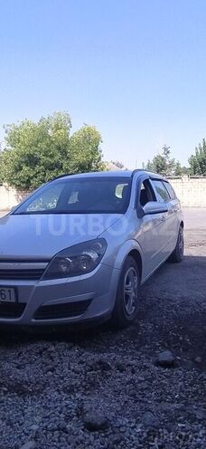Opel Astra 2005, 306,000 km - 1.4 l - Ucar