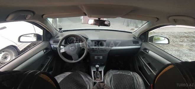 Opel Astra 2005, 306,000 km - 1.4 l - Ucar