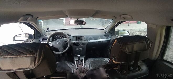 Opel Astra 2005, 306,000 km - 1.4 l - Ucar