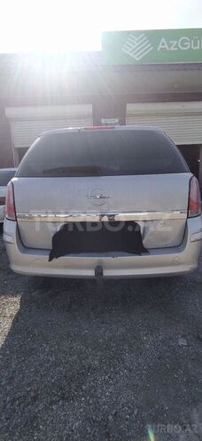 Opel Astra 2005, 306,000 km - 1.4 l - Ucar