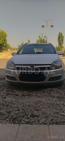 Opel Astra 2005, 306,000 km - 1.4 l - Ucar