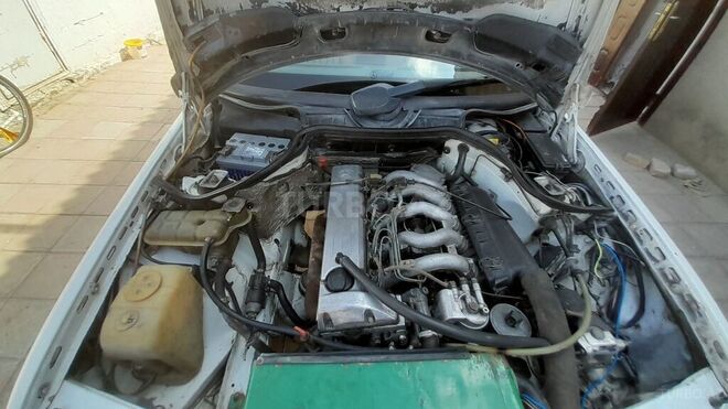 Mercedes E 250 1988, 585,000 km - 2.5 l - Salyan