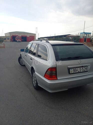 Mercedes C 200 2000, 300,000 km - 2.0 л - Bakı