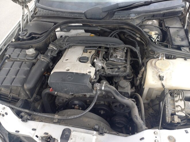 Mercedes C 200 2000, 300,000 km - 2.0 л - Bakı