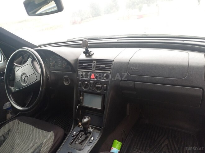 Mercedes C 200 2000, 300,000 km - 2.0 л - Bakı