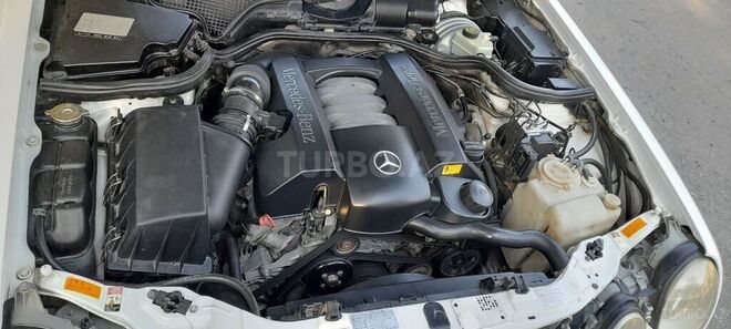 Mercedes E 240 2001, 200,512 km - 2.4 l - Qazax