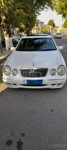 Mercedes E 240 2001, 200,512 km - 2.4 l - Qazax