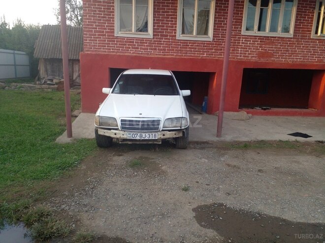 Mercedes C 250 1994, 568,789 km - 2.5 л - Astara
