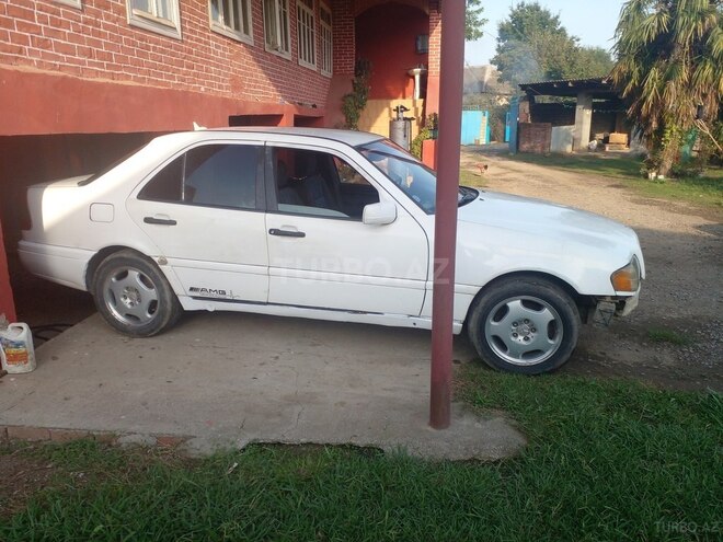 Mercedes C 250 1994, 568,789 km - 2.5 л - Astara