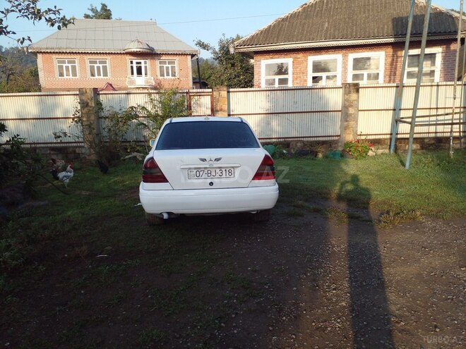 Mercedes C 250 1994, 568,789 km - 2.5 л - Astara