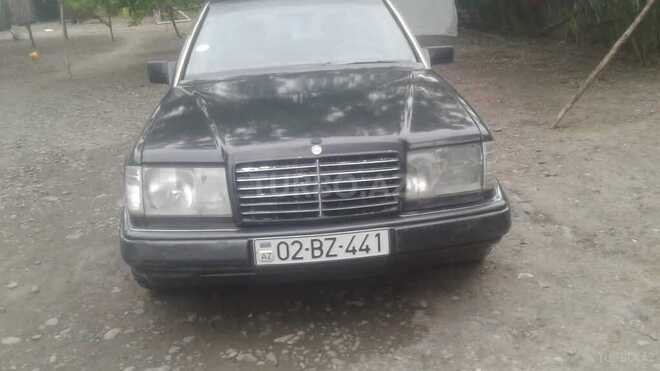 Mercedes E 250 1990, 300,000 km - 2.5 l - Ağdam