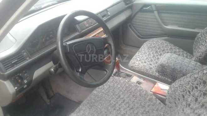 Mercedes E 250 1990, 300,000 km - 2.5 l - Ağdam