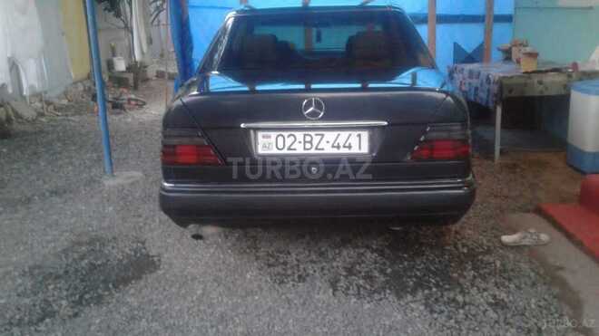 Mercedes E 250 1990, 300,000 km - 2.5 l - Ağdam