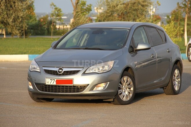Opel Astra 2011, 148,000 km - 1.4 l - Bakı