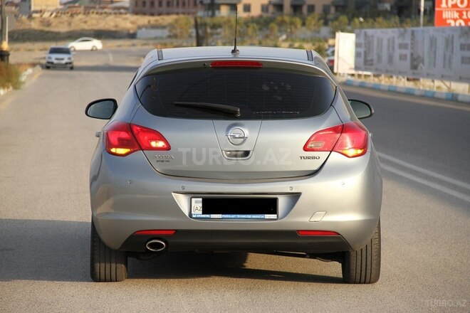Opel Astra 2011, 148,000 km - 1.4 l - Bakı