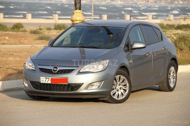 Opel Astra 2011, 148,000 km - 1.4 l - Bakı