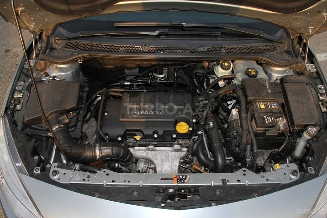 Opel Astra 2011, 148,000 km - 1.4 l - Bakı