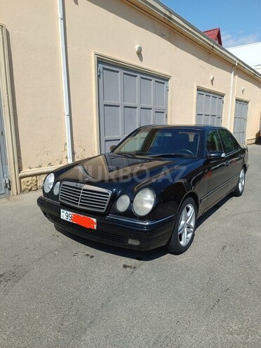 Mercedes E 240 1999, 356,000 km - 2.4 l - Bakı