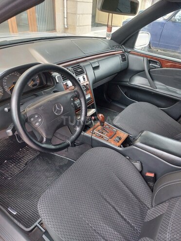 Mercedes E 220 2000, 706,000 km - 2.2 l - Bakı