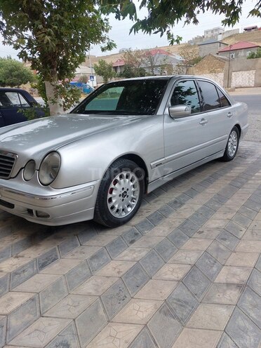 Mercedes E 220 2000, 706,000 km - 2.2 l - Bakı