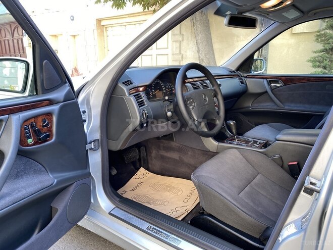 Mercedes E 240 2000, 137,000 km - 2.4 l - Bakı