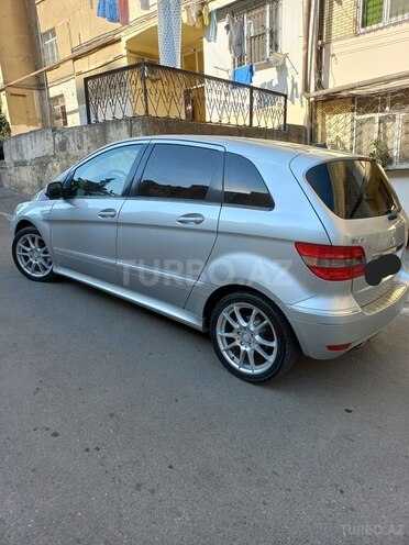 Mercedes B 180 2009, 153,000 km - 1.7 l - Bakı