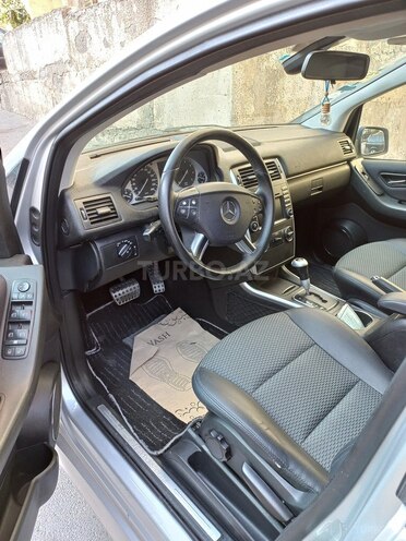 Mercedes B 180 2009, 153,000 km - 1.7 l - Bakı